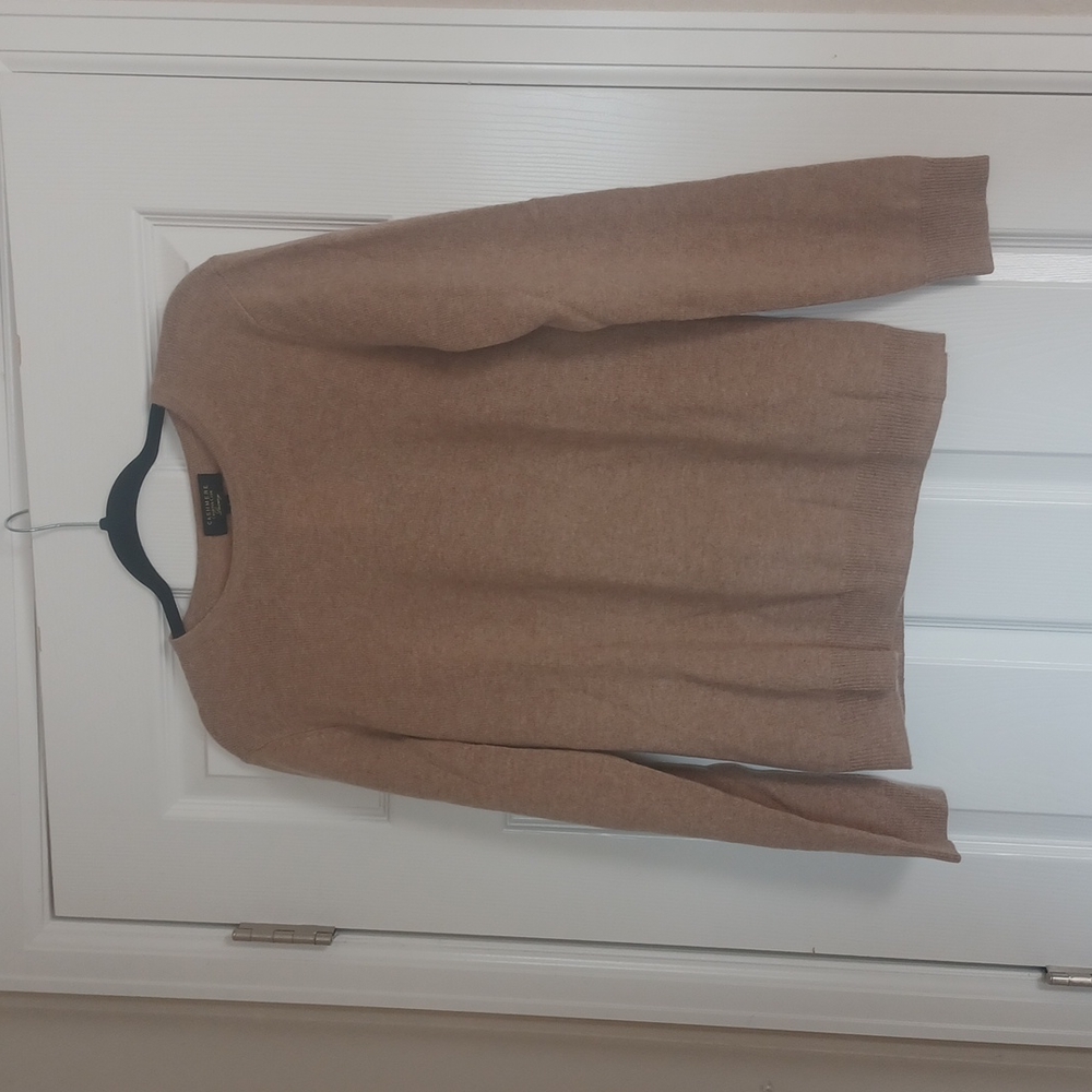 A cashmere brown sweater